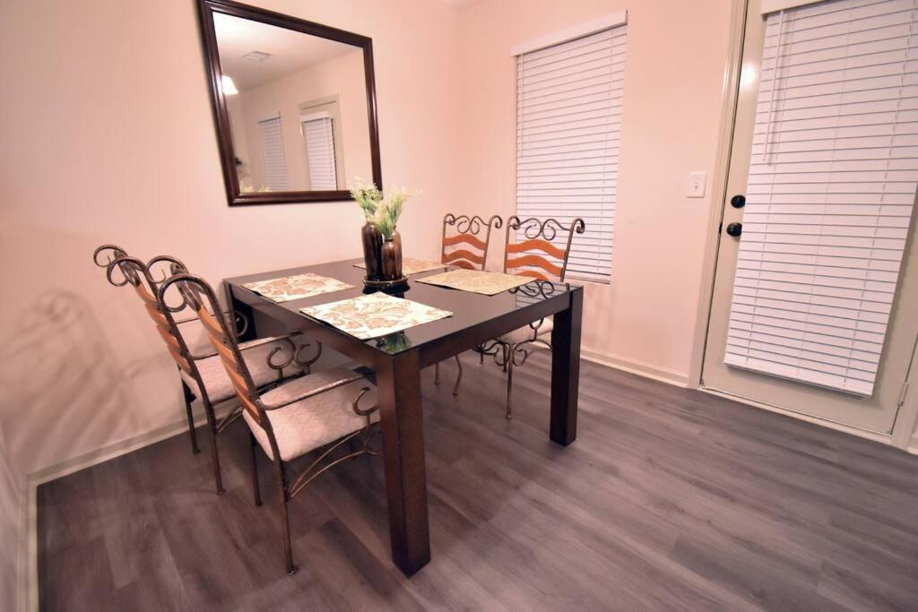 Cozy Renovated Winder Townhouse Traveller Awards 2025 Winner Экстерьер фото
